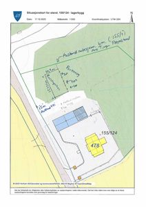 Situasjonskart for eiendommen 155/124 som viser tomtens grenser, plassering av eksisterende og planlagt bygning (lagerbygg), samt parkeringsområder og veier.