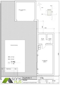 Etasjeplan for U-etasje (1. etasje) med romfordeling, arealoppgivelser (BRA, BYA) og snittreferanser.