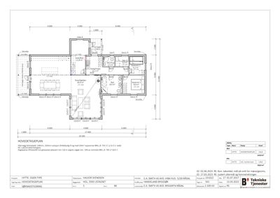 Hovedetasjeplan for en hytte med romfordeling, mål og konstruksjonsdetaljer.