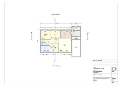 Etasjeplan som viser romfordeling, mål og orientering av bygningen.