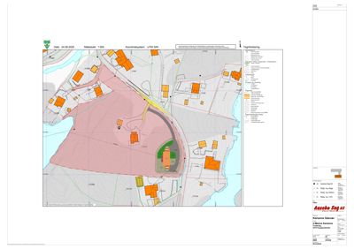 Situasjonsplan som viser tomtens beliggenhet i forhold til nabolag, vei, vann og høydeforhold.