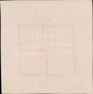 Etasjeplan (trolig første etasje) med romoppdeling og håndskrevne merkelapper som 'Bryggerhus', 'Arbeidsrom', 'Poteter' og 'Husholdningskjøkken'.