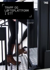 Fotografi av en person som bruker en trapp med løfteplattform (Flexstep).