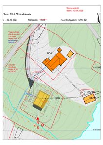 Situasjonsplan som viser tomtens beliggenhet, grenser, eksisterende og planlagt bebyggelse, samt infrastruktur som veier og vannløp.