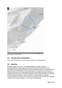 Kart over et område med topografiske linjer, veier og et markert skredområde (blå polygon).
