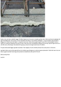 Fotografi av en byggeplass med betong, stål og skumisolering.