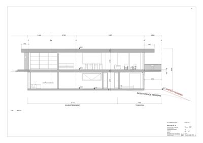 Snittegning (Snitt A) som viser bygningens tverrsnitt, høyder og romfordeling.