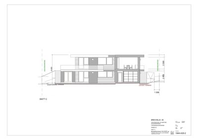 Snittegning (SNITT C) som viser bygningens tverrsnitt, høyder, terrengforhold og romfordeling.