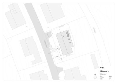 Situasjonsplan som viser bygningens plassering i forhold til Sandvikslien, Feliksen og naboeiendommer.