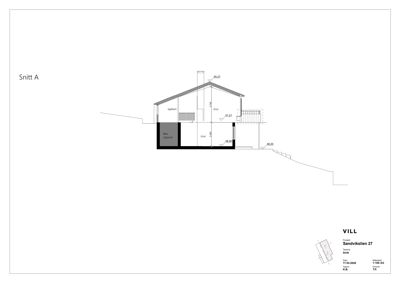 Snittegning (Snitt A) som viser bygningens tverrsnitt, høyder, takform og grunnplan.