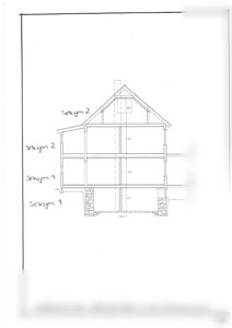 Snittegning av en bygning som viser konstruksjonen, høyder og etasjer.