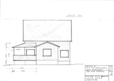 Fasadetegning (opprikk) av en bygning sett fra syd, med mål og detaljer.