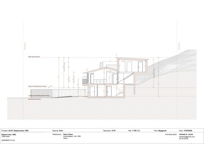 Snittegning som viser tverrsnittet av en bygning med innvendige rom og høydemål.