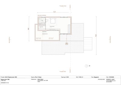Plantegning av 2. etasje med romfordeling, mål og fasadeindikasjoner.