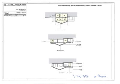 Fasadetegning som viser bygningens utseende fra tre ulike vinkler (front, side og bakside) med mål og detaljer.