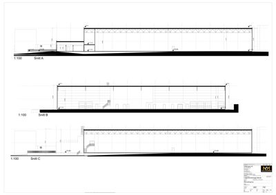 Tegning som viser tre snitt (Snitt A, B og C) gjennom en bygning for å illustrere høyder, takform og innvendig oppbygging.