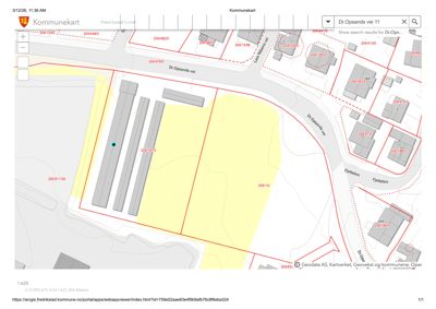 Kommunekart som viser eiendomsnummer, vegnavn og bygningsfot fra Geodata AS.
