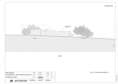 Fasadetegning som viser bygningens utseende sett fra sørøst, inkludert høydeangivelser og terrengforhold.