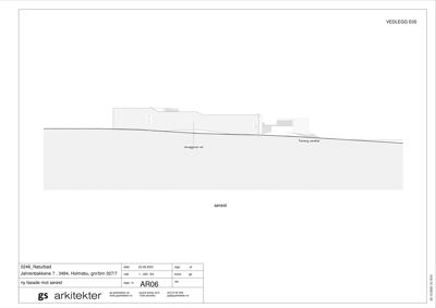 Fasadetegning som viser bygningens utseende sett fra sørøst, inkludert terrengforhold og høydemål.