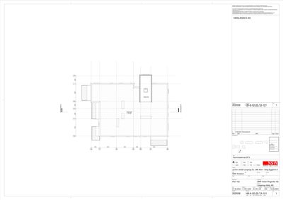 Etasjeplan eller romfordeling med veggkonturer, dører og rombetegnelser.