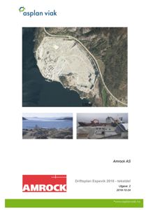 Bildet viser en side fra en rapport (Driftsplan) som inneholder et stort flyfoto av et gruveområde (Espevik) og to mindre fotografier av skip og utstyr ved kysten.