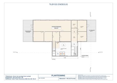 Etasjeplan for en tilbyggelse av en enebolig, som viser romfordeling, mål og snittlinjer.