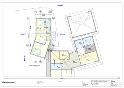 Etasjeplan (2. etg) for en bolig med romfordeling, mål og snittlinjer.