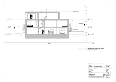 Snittegning (Snitt B) som viser bygningens tverrsnitt, høyder, terrengforhold og innvendig oppdeling.