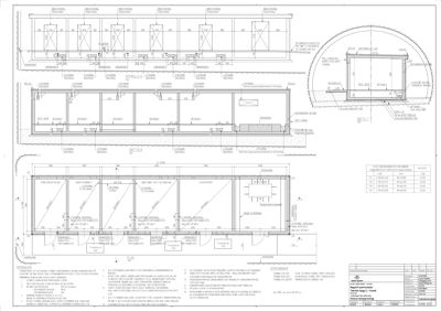 Etasjeplan (1. etasje) med romfordeling, dører, vinduer og tekniske detaljer.