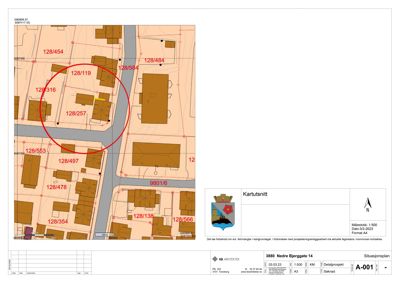 Situasjonsplan som viser tomt, bygninger, veier og eiendomsnummer.