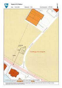 Situasjonsplan (sitteplan) som viser tomtens plassering i forhold til nabolaget, veier (Nordstrandvegen), og eksisterende bygninger. Planen inneholder også mål på tomtegrenser og en markering for en planlagt toalettbygning.