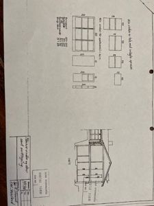 Snittegning (Snitt) som viser bygningens tverrsnitt, takkonstruksjon og innvendige høyder.