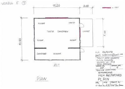 Etasjeplan (plan) for et redskapshus som viser romfordeling, dimensjoner og plassering av port/carport.
