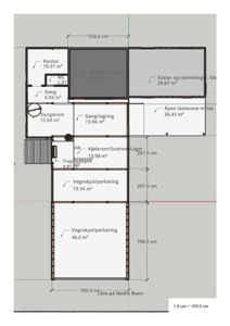 Etasjeplan som viser romfordeling, arealer og funksjoner i et bygg (kontor, lager, vognskjul).