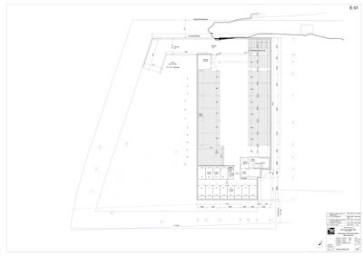 Etasjeplan (KULLERPLAN) som viser romfordeling, vegger og mål på et plan.