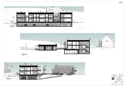 Bildet viser tre snittegninger (SNITT A-A, SNITT B-B, SNITT C-C) av en moderne bygning med omgivende terreng.
