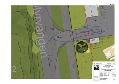 Situasjonsplan som viser bygningens plassering i forhold til veier (Ayrvågen, G5-vei) og naboeiendom, samt detaljer om innkjøring og innkjøringsplan.