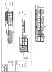 Snittegning som viser tverrsnittet av en bygning med romfordeling og konstruksjonsdetaljer.
