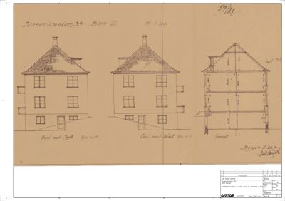 Fasadetegning som viser tre utsnitt av bygningens fasade (sør, nord og front) med detaljer om vinduer, dører og takform.
