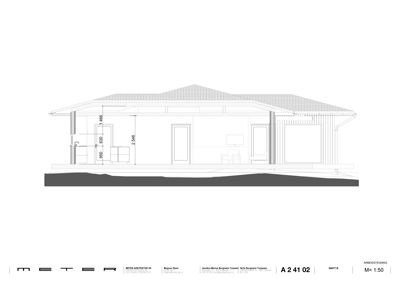 Snittegning (snitt B) som viser bygningens tverrsnitt, høyder og innvendig oppdeling.