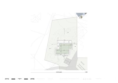 Situasjonsplan (Utomhusplan) som viser bygningens plassering på tomten i forhold til terrengforhold, naboeiendommer og kommunale arealformer.