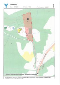 Oversiktskart som viser tomtens beliggenhet i forhold til nabolag, veier og topografi.