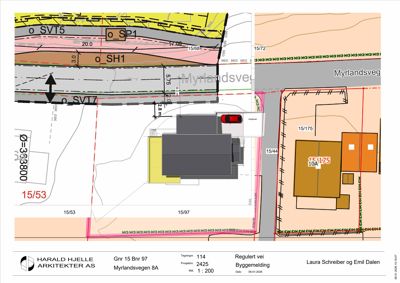 Situasjonsplan som viser tomtens grenser (15/53, 15/97), nabolag, regulert vei (Myrlandsvegen), og plassering av bygning i forhold til eiendomsgrunnlinjer og vei.
