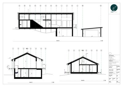 Tegning som viser tverrsnitt gjennom en bygning (Snitt A, B og C) med mål og konstruksjonsdetaljer.