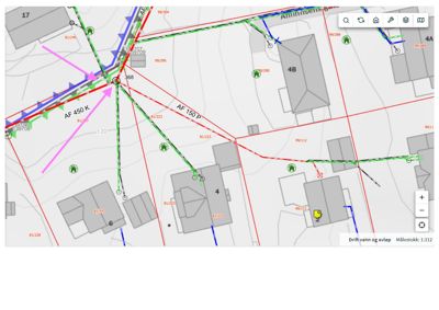 Kart over et område med bygninger, vei og infrastruktur (vann/avløp), sannsynligvis fra et GIS-system eller digitalt kartverk.