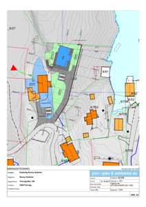 Situasjonsplan som viser tomtens beliggenhet, nabolag, høydeforhold (konturer) og planlagt bebyggelse.