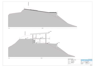 Snittegning som viser bygningens tverrsnitt i forhold til terrenget, med høydemål og konstruksjonsdetaljer.