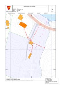 Situasjonsplan med avstander for eiendommen 33/13 i Bærfjord kommune, som viser tomtens beliggenhet, høydeforhold og avstander til naboeiendommer.