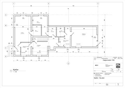 Etasjeplan for kjeller (Ny plan) med romfordeling, mål og vindusopplysninger.