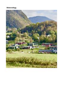 Fotografi av et boligfelt i et fjellandskap, med teksten 'Biletevedlegg' øverst.